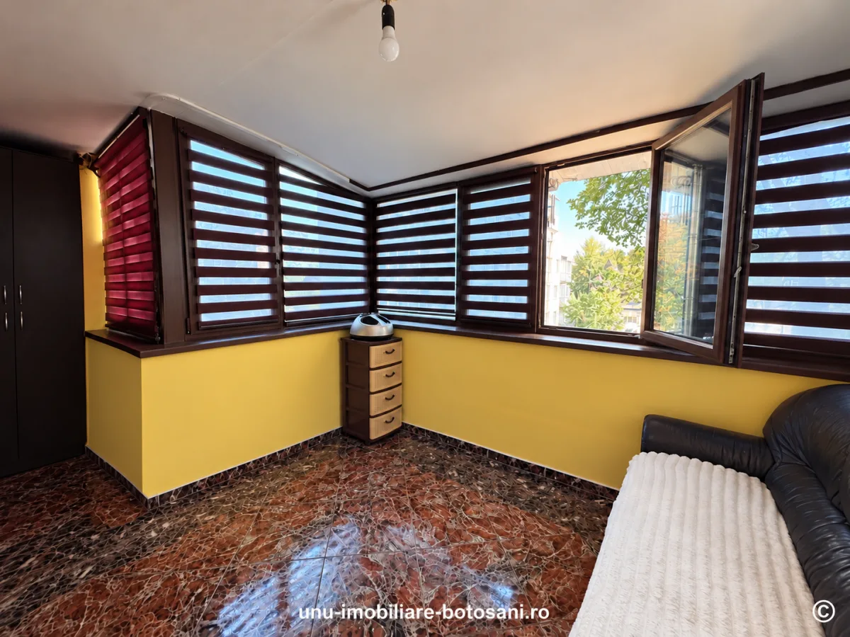 Apartament 3 camere Botoșani - poza 2