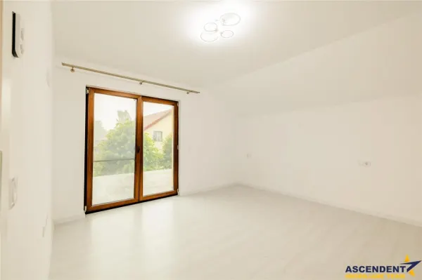 Casă 4 camere Brașov - poza 2
