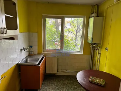 Apartament 3 camere zona Podu Ros Racovita - Iasi