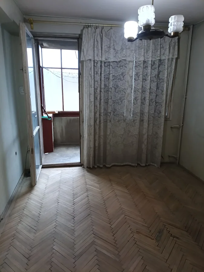 Apartament doua camere, etaj 1, Piata Victoriei, Ploiesti - Ploiesti