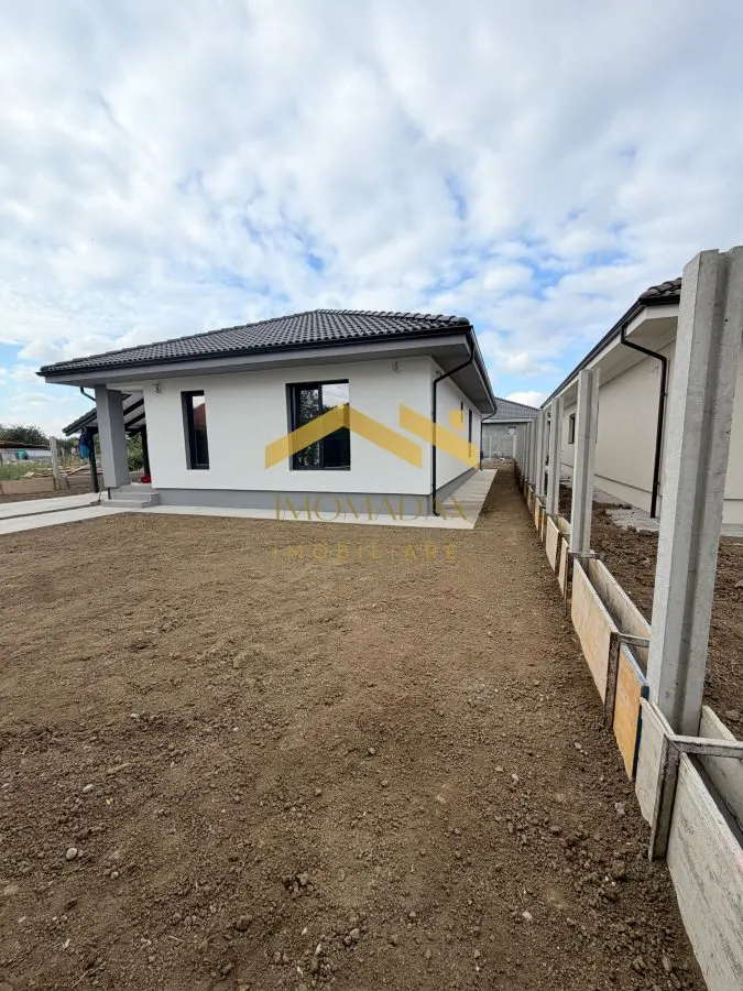 Casă 4 camere Sânmihaiu Român - poza 1
