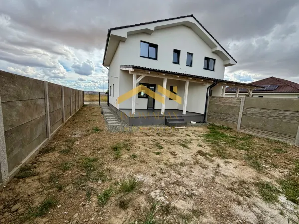 Casă 3 camere Bucovat (Remetea Mare) - poza 2