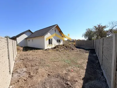 Casă 3 camere Sânmihaiu Român - poza 2