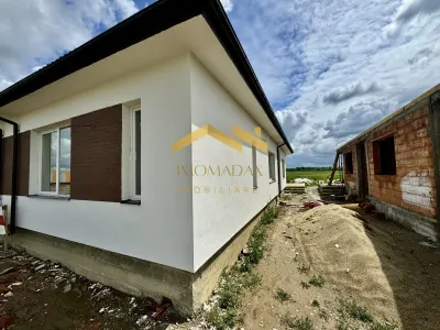 Bucovat-Duplex pe Parter-Finisaje la Alegere - Bucovat (Remetea Mare)