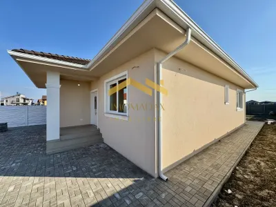Casă 4 camere Moșnița Nouă - poza 8