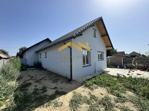 Casă 3 camere Sânmihaiu Român - poza 1
