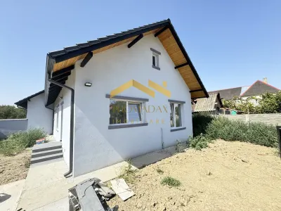 Casă 3 camere Sânmihaiu Român - poza 2