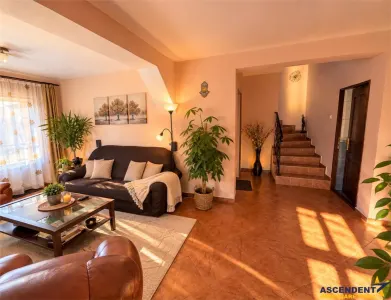 Casă 4 camere Râșnov - poza 2