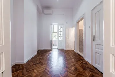 Apartament spațios cu 2 camere, situat pe strada Mețianu - Arad