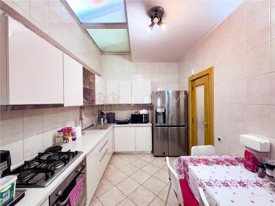 Apartament 4 camere București - poza 9