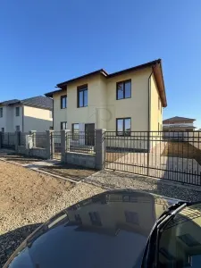 Oferta speciala: Jumatate de duplex cu doua apartamente (Parter + Etaj) curte - finisaje la cheie – Moșnița Noua - Mosnita Noua