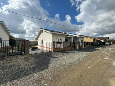 Casă 3 camere Moșnița Veche - poza 2
