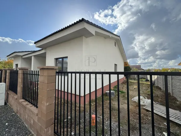 Casă 3 camere Moșnița Veche - poza 3
