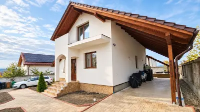 Casă de închiriat în Șelimbăr, 4 camere, curte și terasă - Selimbar