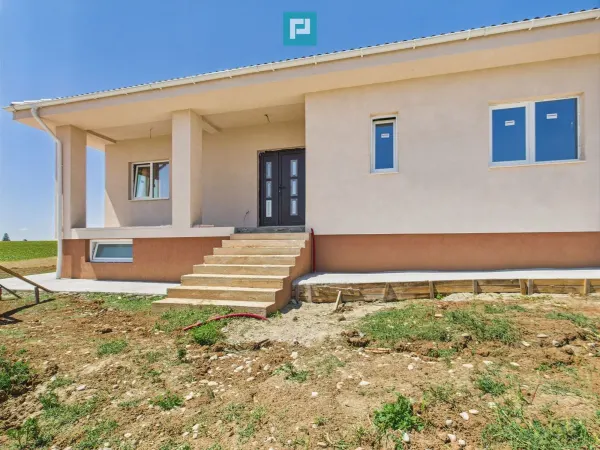 Casă 3 camere Pischia - poza 28