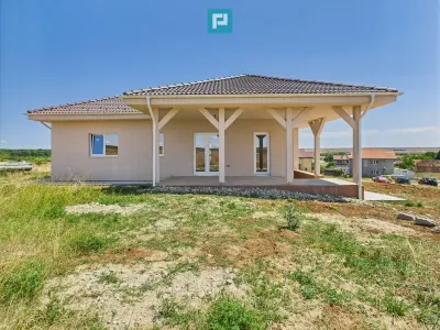 Casă 3 camere Pischia - poza 6