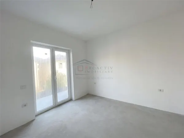 Apartament 2 camere Ipotești - poza 3