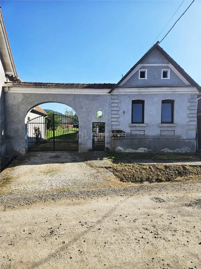 Casă 13 camere Hetiur - poza 1