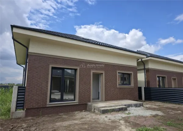 Casă 5 camere Tunari - poza 1