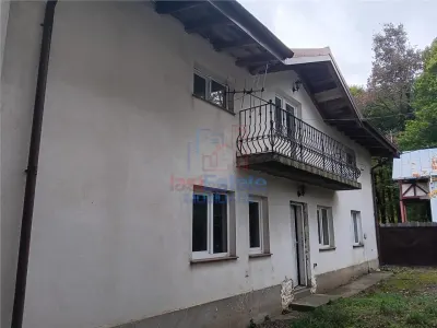 Casă 4 camere Paun - poza 3