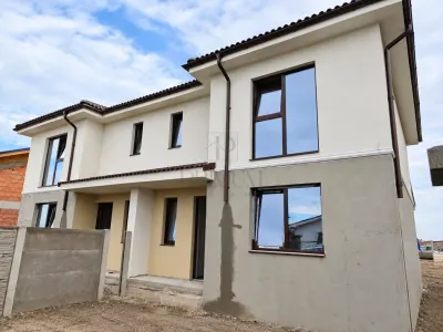 Casă 4 camere Moșnița Veche - poza 3