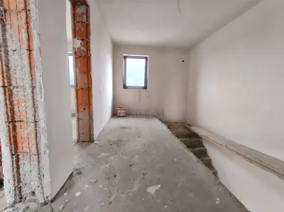 Casă 4 camere Moșnița Veche - poza 4