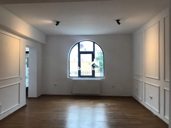 Casă 8 camere București - poza 1