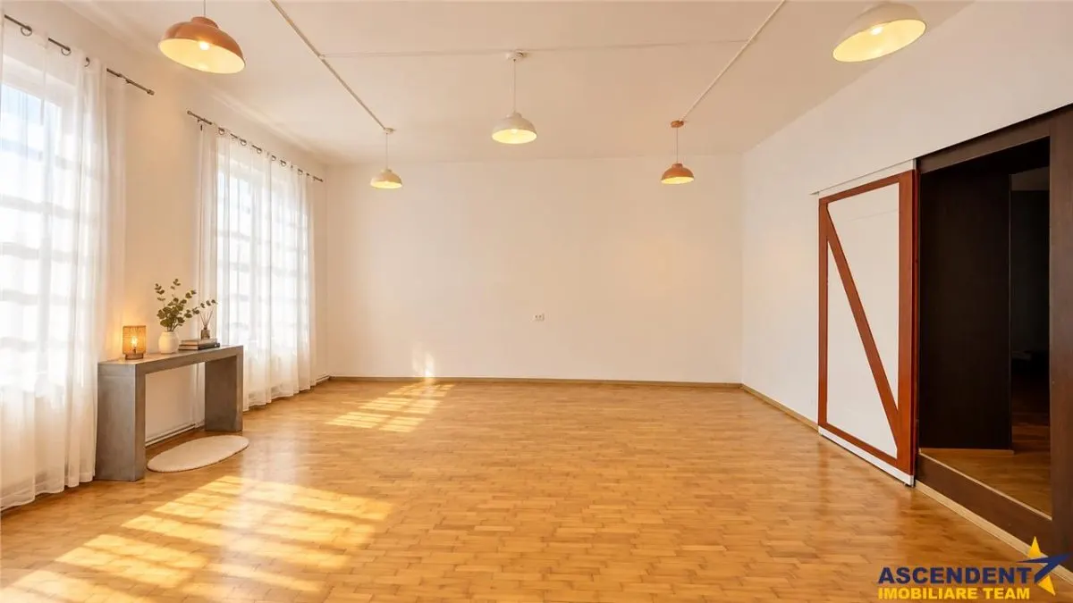 Casă 7 camere Brașov - poza 1