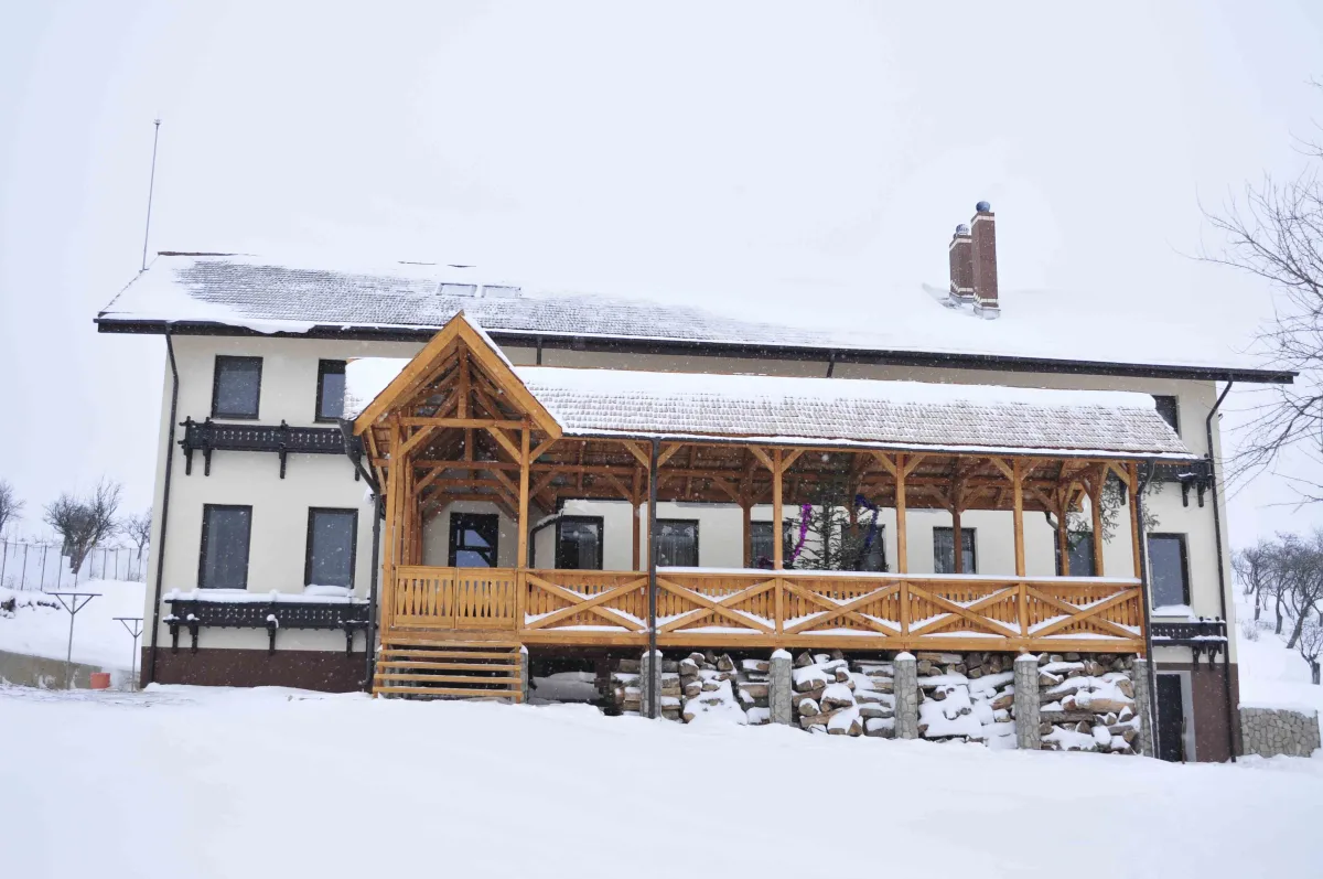 Conac Rustic & Permacultură, 12 km de Piatra Neamț - Dobreni