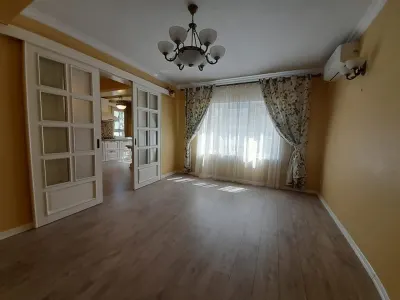 APARTAMENT 4 CAMERE DECOMANDAT ETAJ 1 IN SPATE LA BELLARIA 132 MP - Iasi