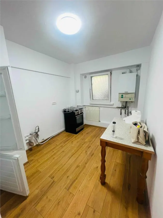 Apartament 4 camere București - poza 1