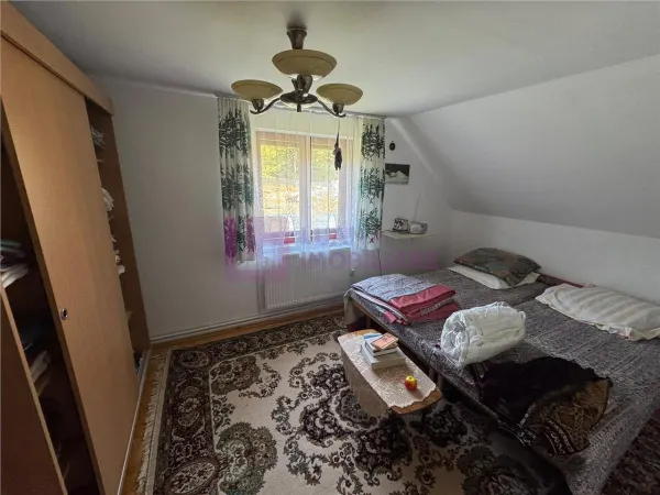 Casă 4 camere Sadu - poza 18