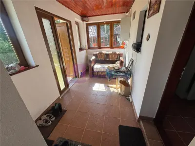Casă 4 camere Sadu - poza 4