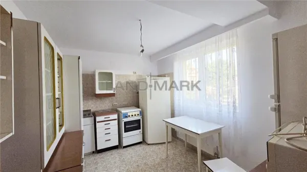 Casă 8 camere Dumbrăvița - poza 23