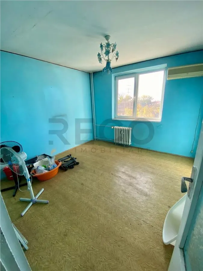 Apartament 3 camere Oradea - poza 1