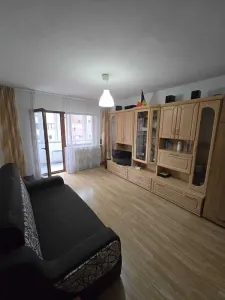 Apartament cu 3 camere, 2 bai, 2 balcoane, zona Astra  Carpatilor - Brasov