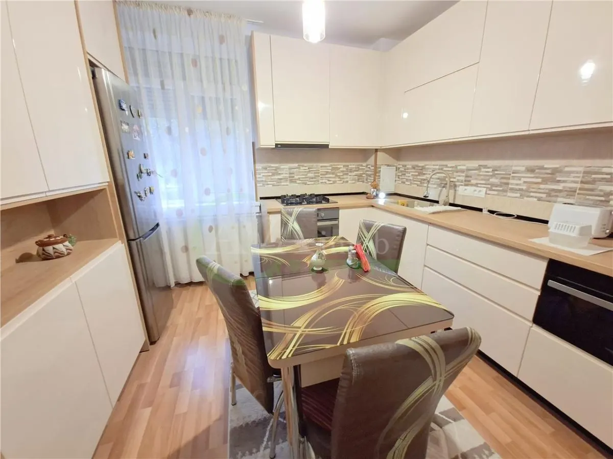 Apartament 2 camere Bacău - poza 1