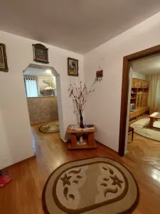 Vand apartament 3 camere, decomandat, centru - Caracal