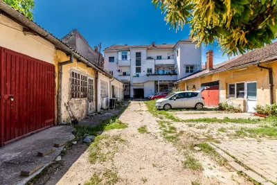 Str Vicențiu Babeș, Apartament cu acces auto și garaj propriu - Arad