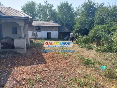Casa si curte Sarbeni 1300mp - Sarbeni