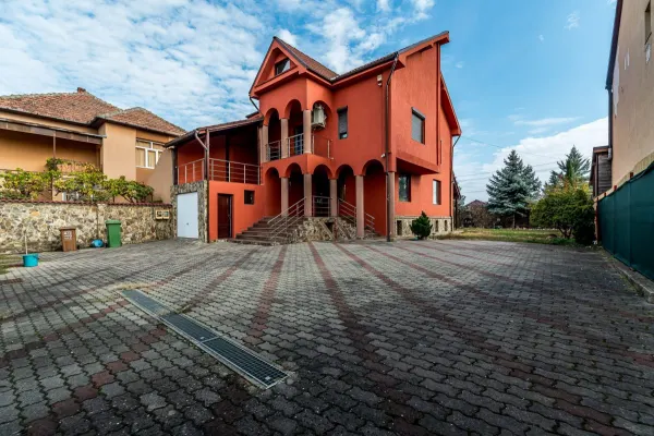 Casă 6 camere Arad - poza 1