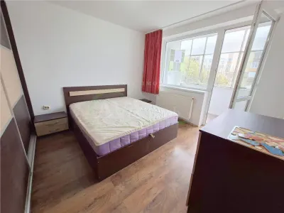 Apartament 3 camere decomandate,2 balcoane, cu centrala, zona Orizont - Bacau