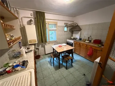 Apartament 4 camere, parter, 94mp, zona Politie - Lupeni - Focsani
