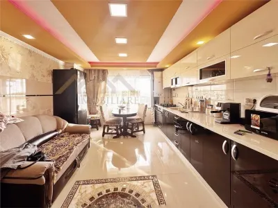 Apartament renovat complet, 2 camere decomandat, etaj 4 , bloc cu acoperis - Baia Mare