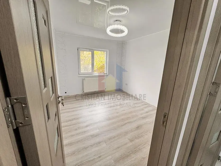 Apartament 3 camere Brăila - poza 1