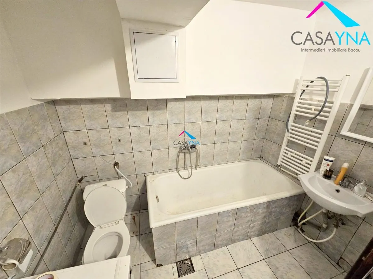 Apartament 3 camere Bacău - poza 1