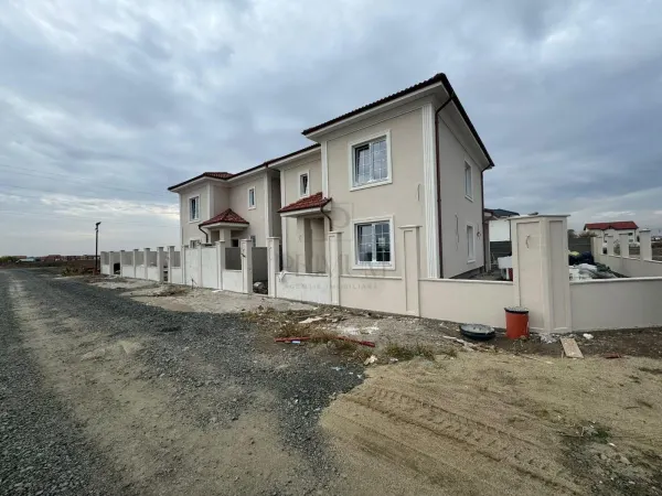 Casă 4 camere Moșnița Nouă - poza 1