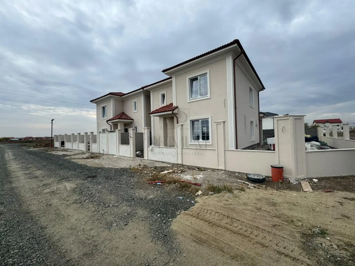 Casă 4 camere Moșnița Nouă - poza 1