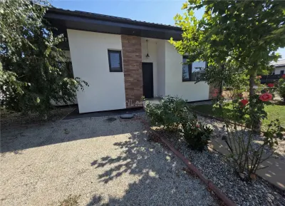 Casă 4 camere Tamasi - poza 14