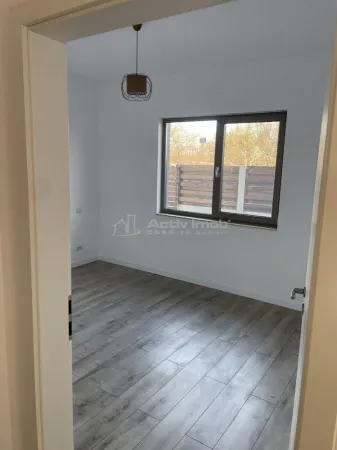 Casă 4 camere Tamasi - poza 3